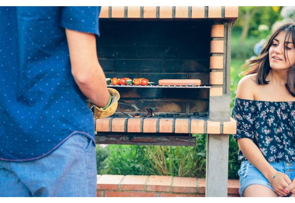 Kaip pastatyti mūrinę BBQ kepsninę – išsamus vadovas
